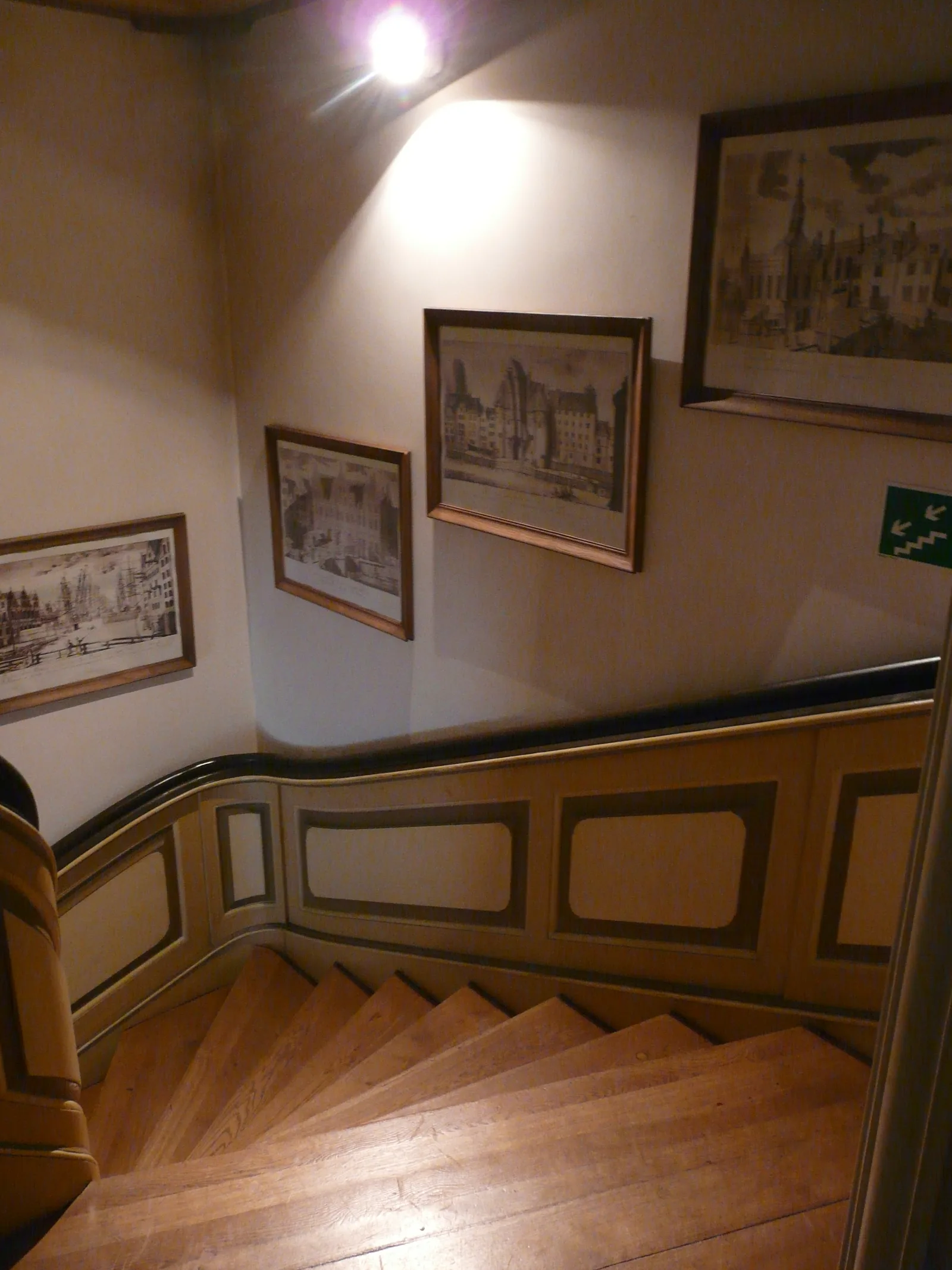 Treppenstufen und Teil der Sammlung, Gdańsk. Dom Uphagena
