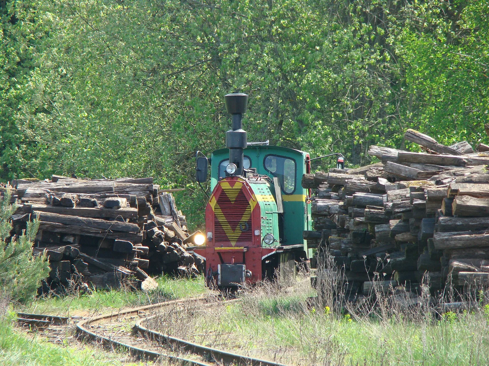 Wigry Narrow Gauge Railway - a locomotive WKW 3 (WLs50-1847) manoeuvring at Krusznik.