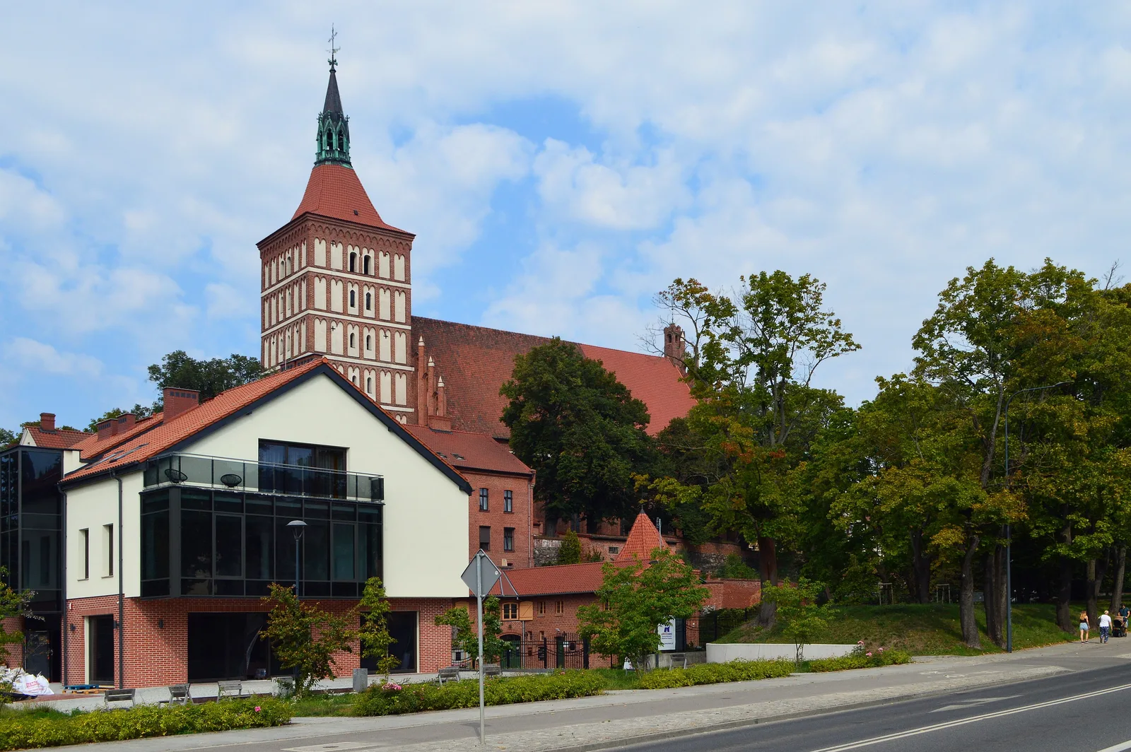 Olsztyn is a city on the Łyna River in northern Poland. It is the largest city and capital of the Warmian-Masurian Voivodeship . Today, the Castle of Warmian Cathedral Chapter hous