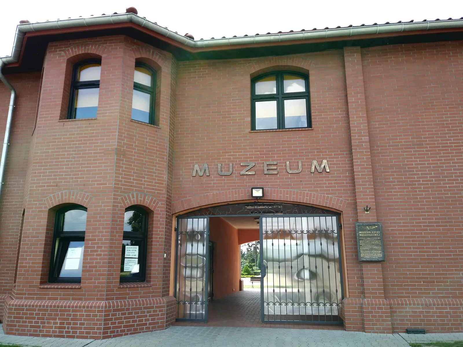 Wejście do Muzeum Kolei Wąskotorowej w Wenecji