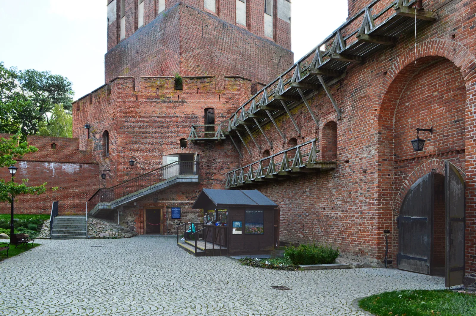 Frombork is a town in northern Poland, situated on the Vistula Lagoon in Braniewo County , within Warmian-Masurian Voivodeship . The town was first mentioned in a 13th-century docu