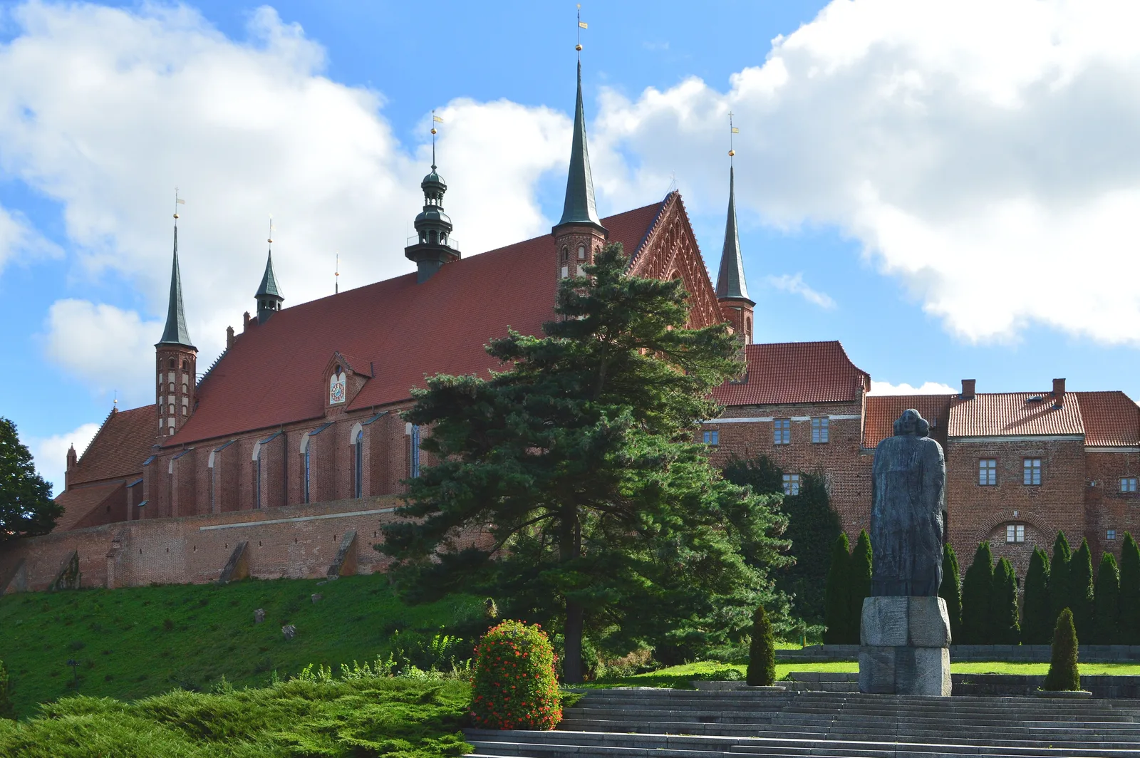 Frombork is a town in northern Poland, situated on the Vistula Lagoon in Braniewo County , within Warmian-Masurian Voivodeship . The town was first mentioned in a 13th-century docu