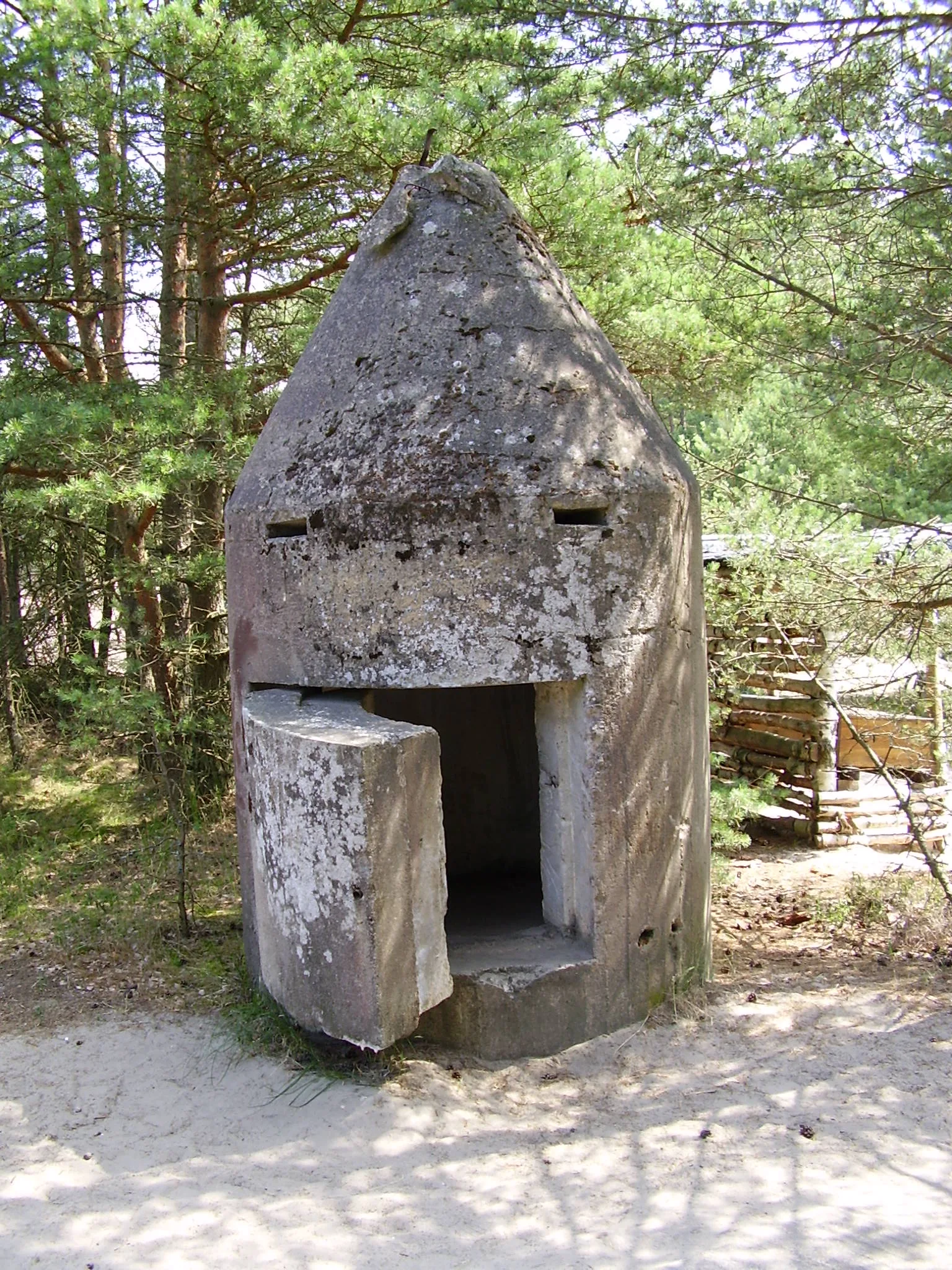 Museum of rocket launcher in Rąbka, district of Łeba (Poland) Muzeum wyrzutni rakiet w Rąbce, dzielnicy Łeby