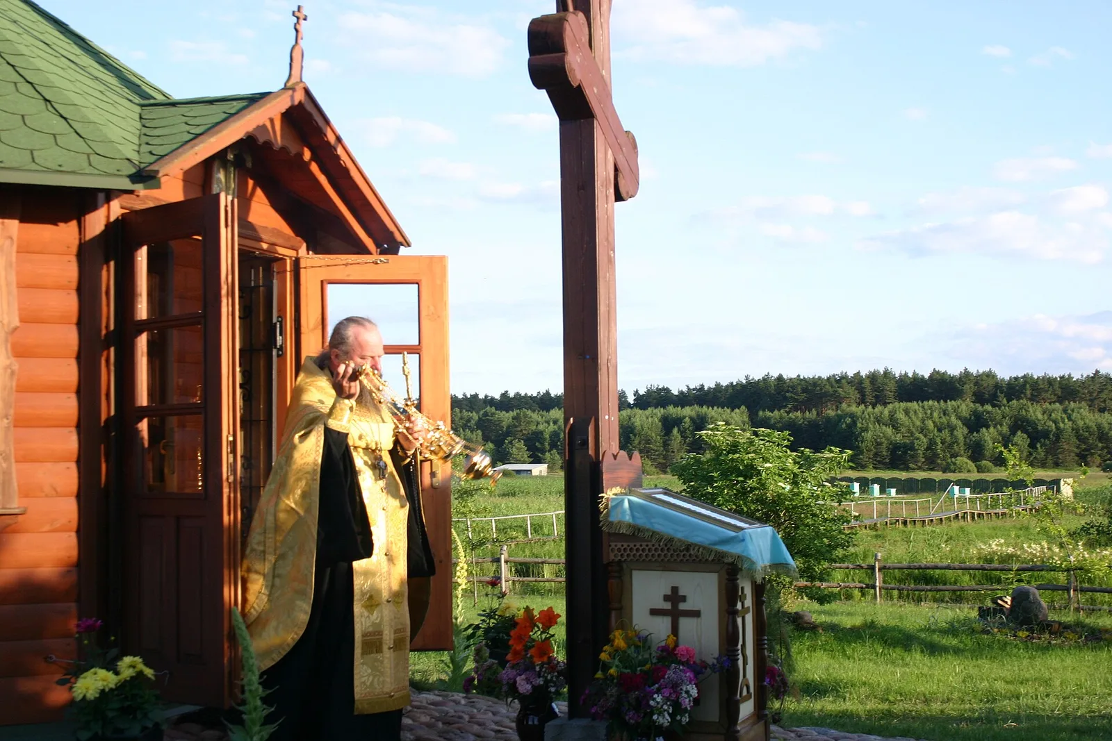 Archimandrite Gabriel celebrating Akatyst.