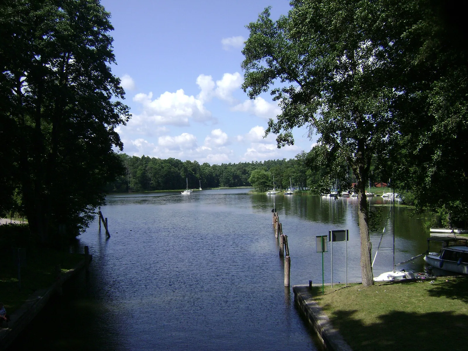 Poland. Gmina Ruciane-Nida. Guzianka. Bełdany Lake
