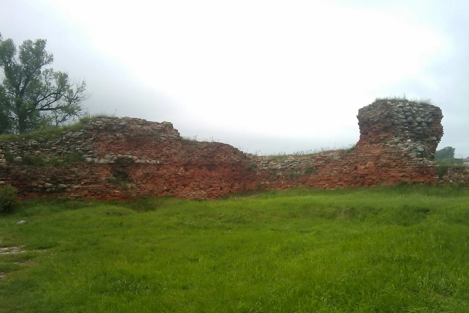 Bobrowniki - ruiny zamku , ok. 1398, poł. XVII