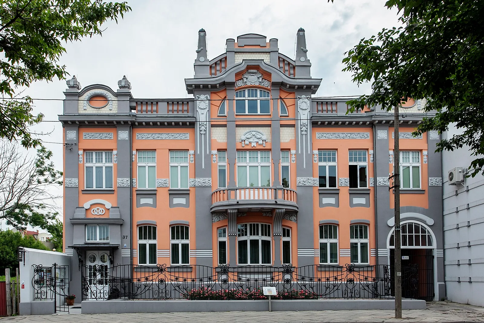 Fasada tzw. kamienicy Cytronów (Lurie) w Białymstoku, ob. Muzeum Historyczne