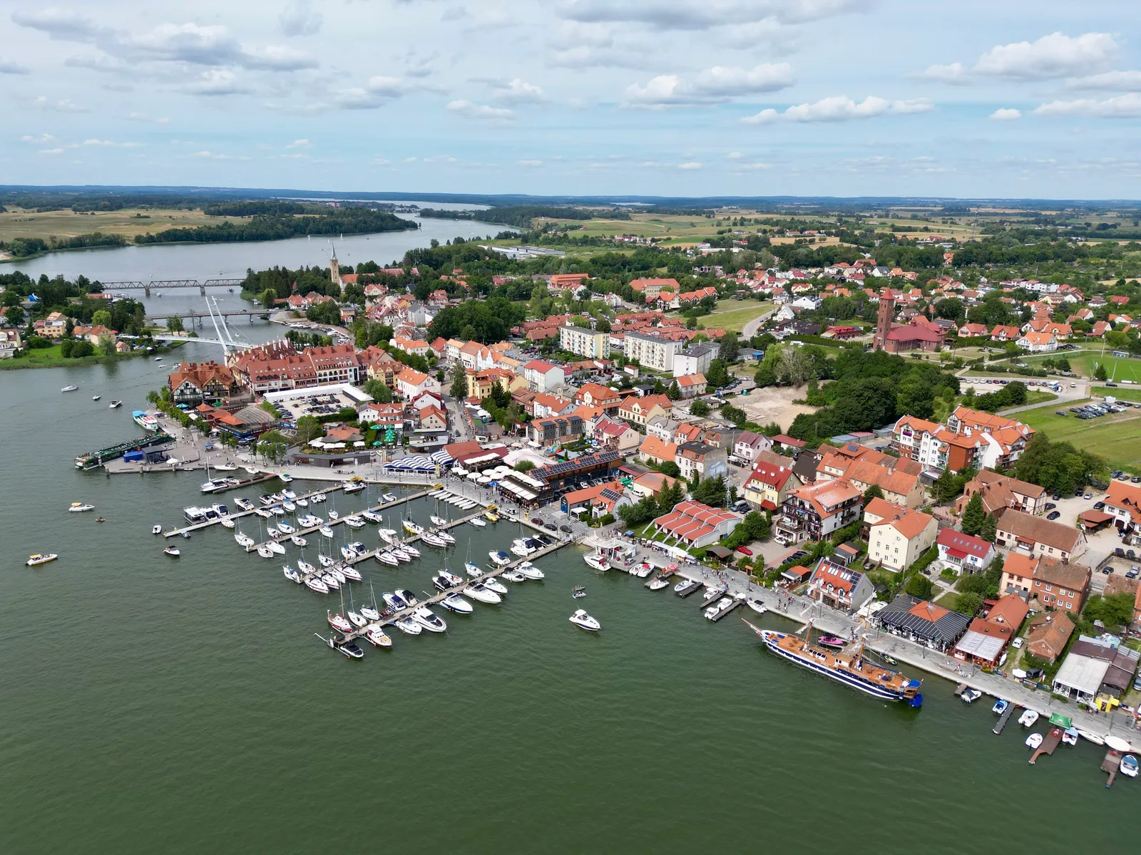Mikołajki, Część miasta