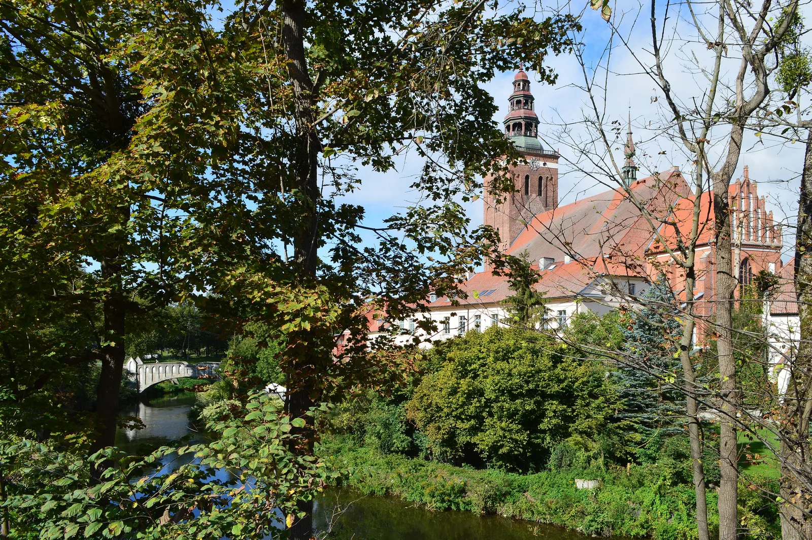 Lidzbark Warmiński , often shortened to ‘Lidzbark’, is a historical town located within the Warmian-Masurian Voivodeship , in northern Poland. It is the capital of Lidzbark County
