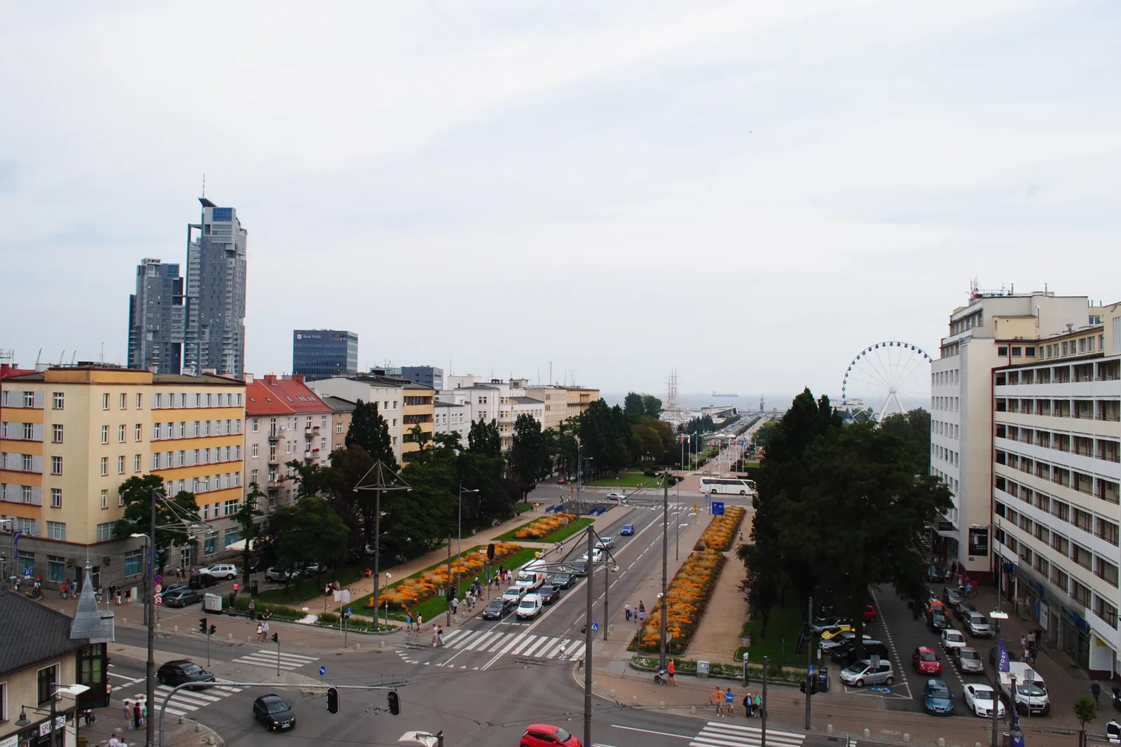 Gdynia - Śródmieście. Widok na skwer T. Kościuszki