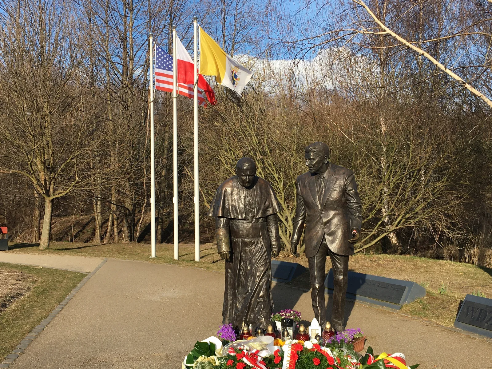 Pomnik Jana Pawła II-go i Ronalda Reagana w Gdańsku, park im. Ronalda Reagana
