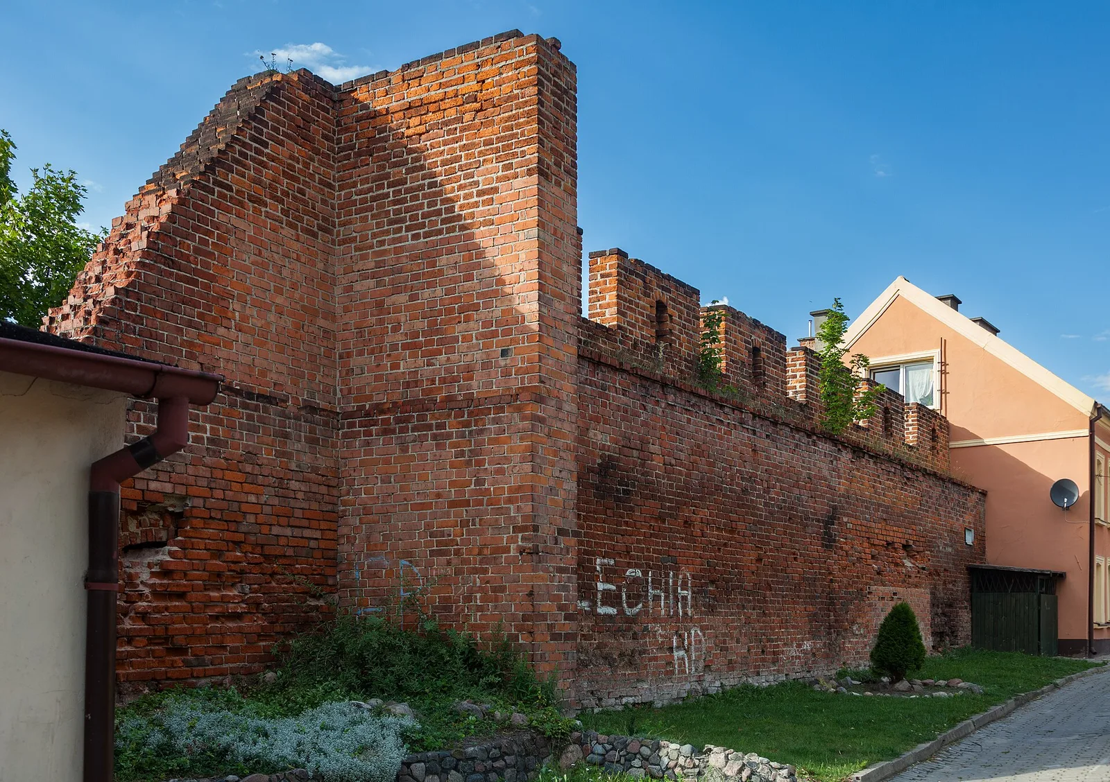 Gniew, Poland, defensive city wall, half of 14th century.