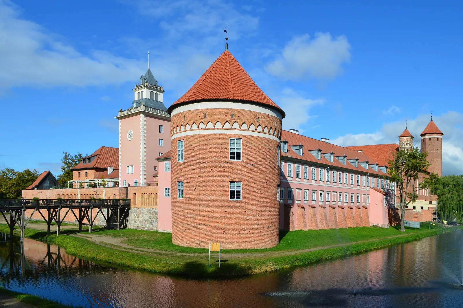 Grabowski Palace & Bishop's Castle, Lidzbark Warmiński. Lidzbark Warmiński , often shortened to ‘Lidzbark’, is a historical town located within the Warmian-Masurian Voivodeship , i