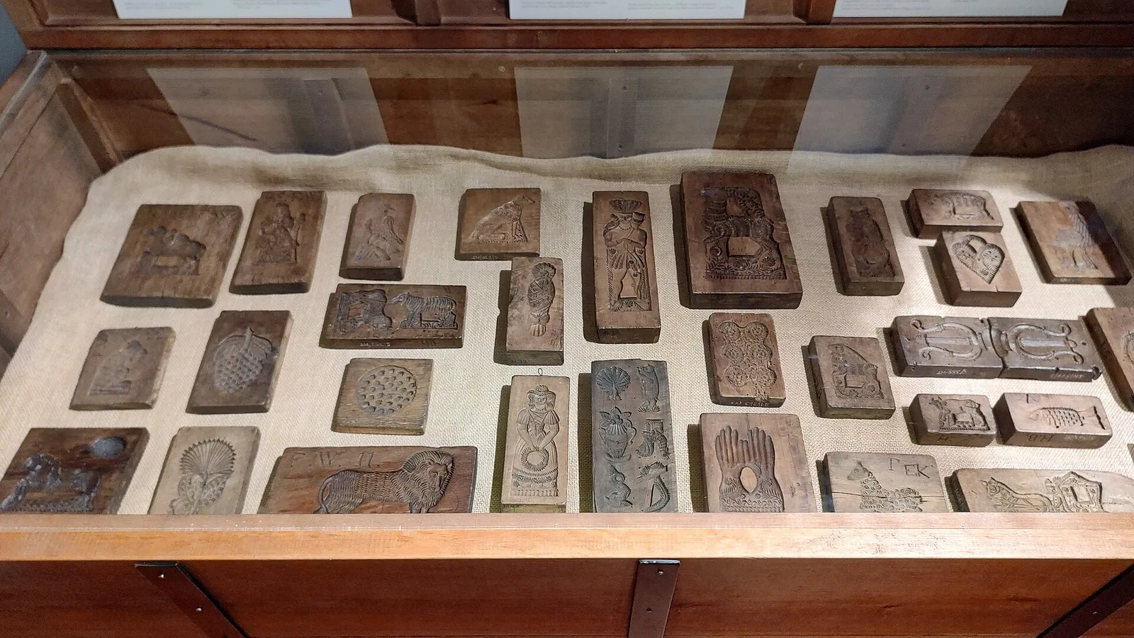 Gingerbread molds