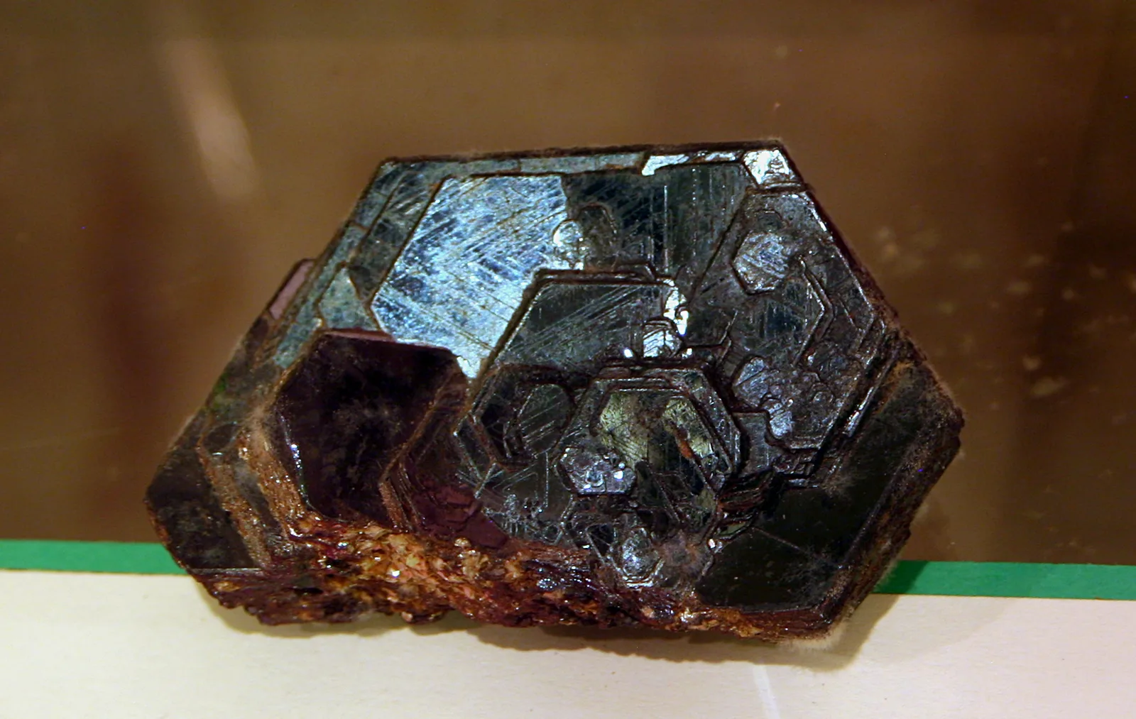 Hematyt (oligisto specular) w Muzeum Misyjno-Etnograficznym w Pieniężnie