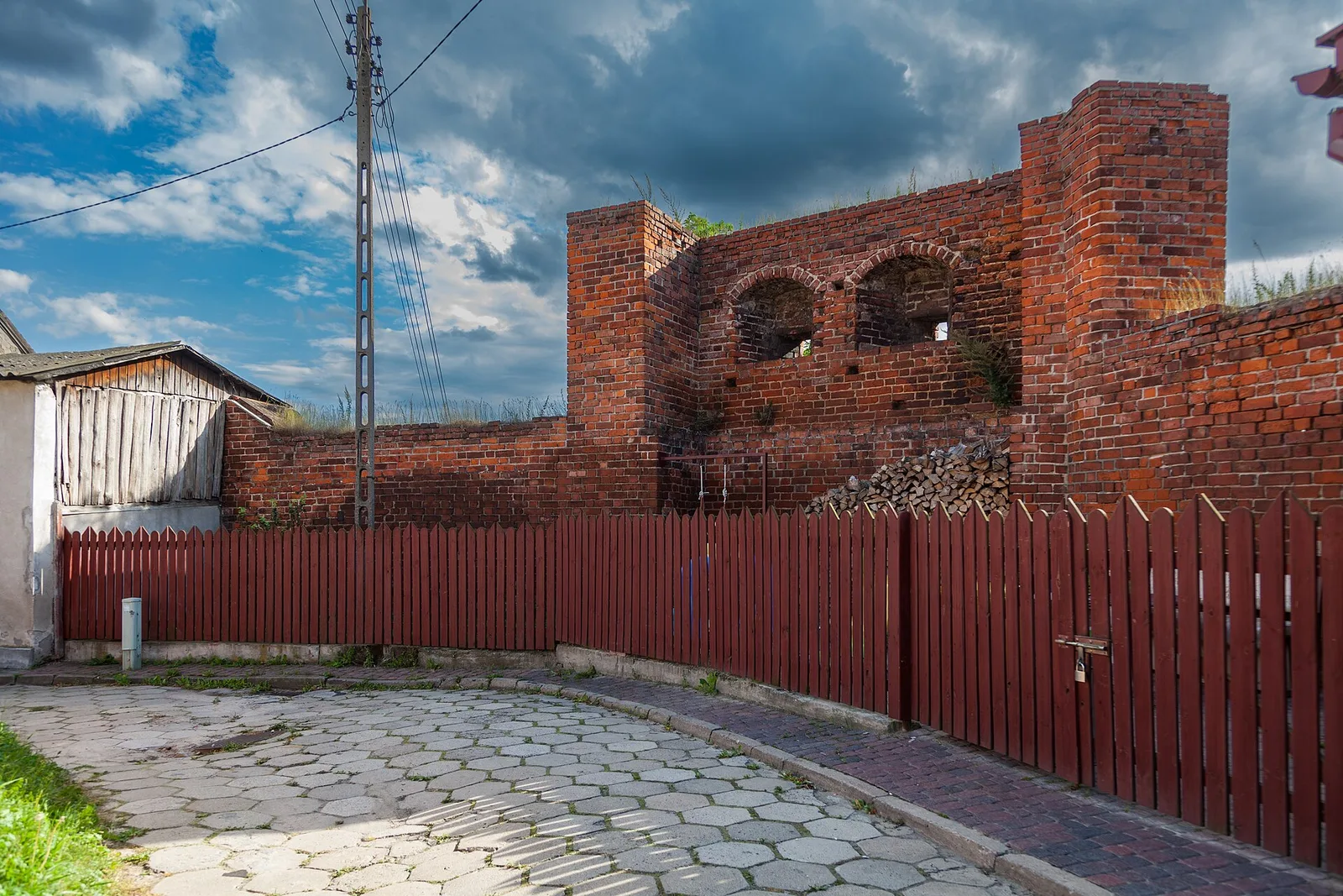 Gniew, Poland, defensive city wall, half of 14th century.