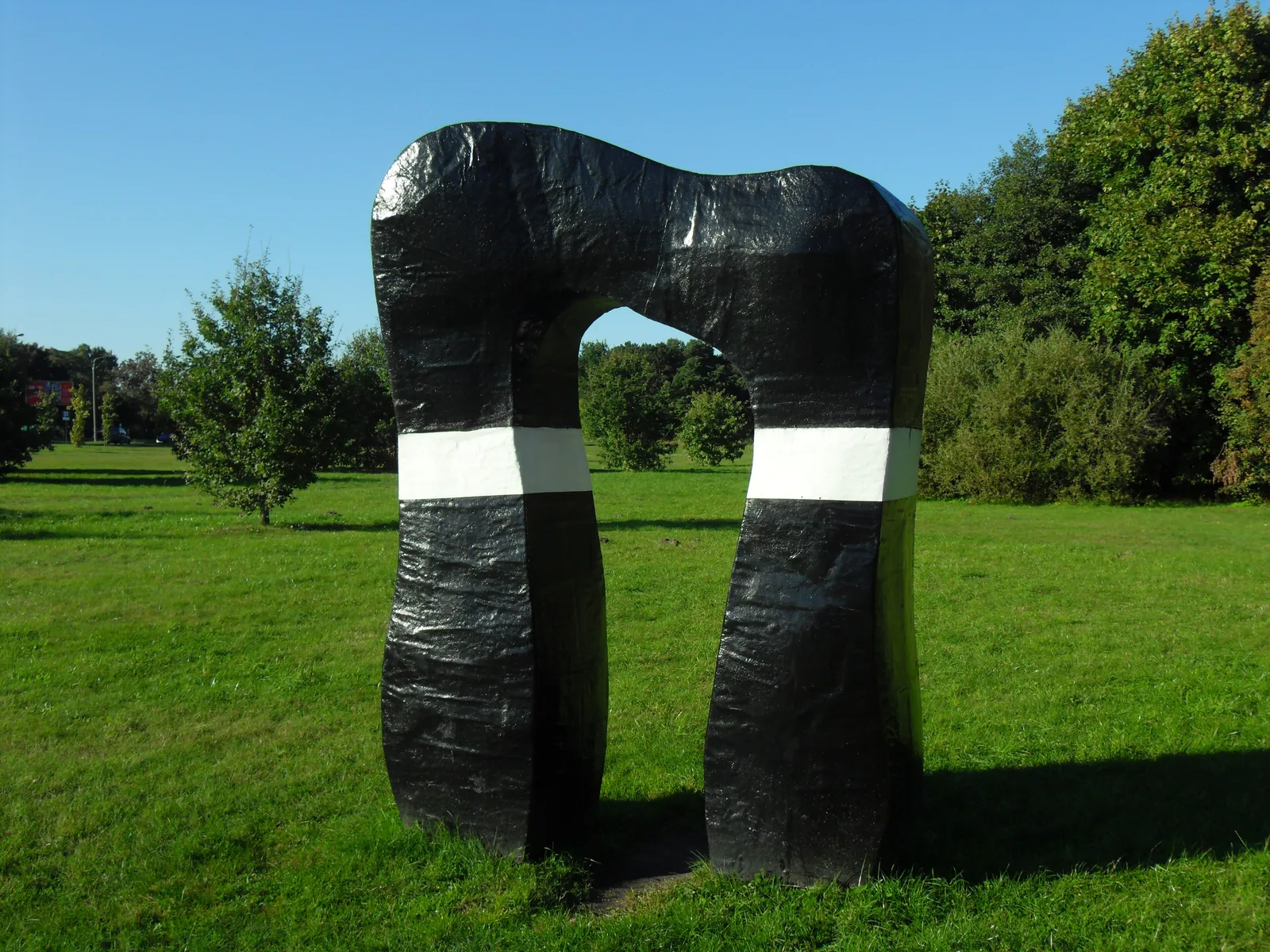 Gdańsk Przymorze Wielkie. Park Reagana, rzeźba "Mixture Forms", autor Antonio Jurado Corrales (Hiszpania), "Rozdroża Wolności" 2011.