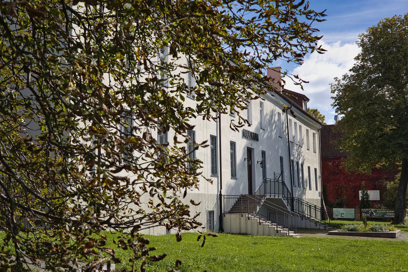 Elbląg, Muzeum Archeologiczno - Historyczne, wejście od strony rzeki