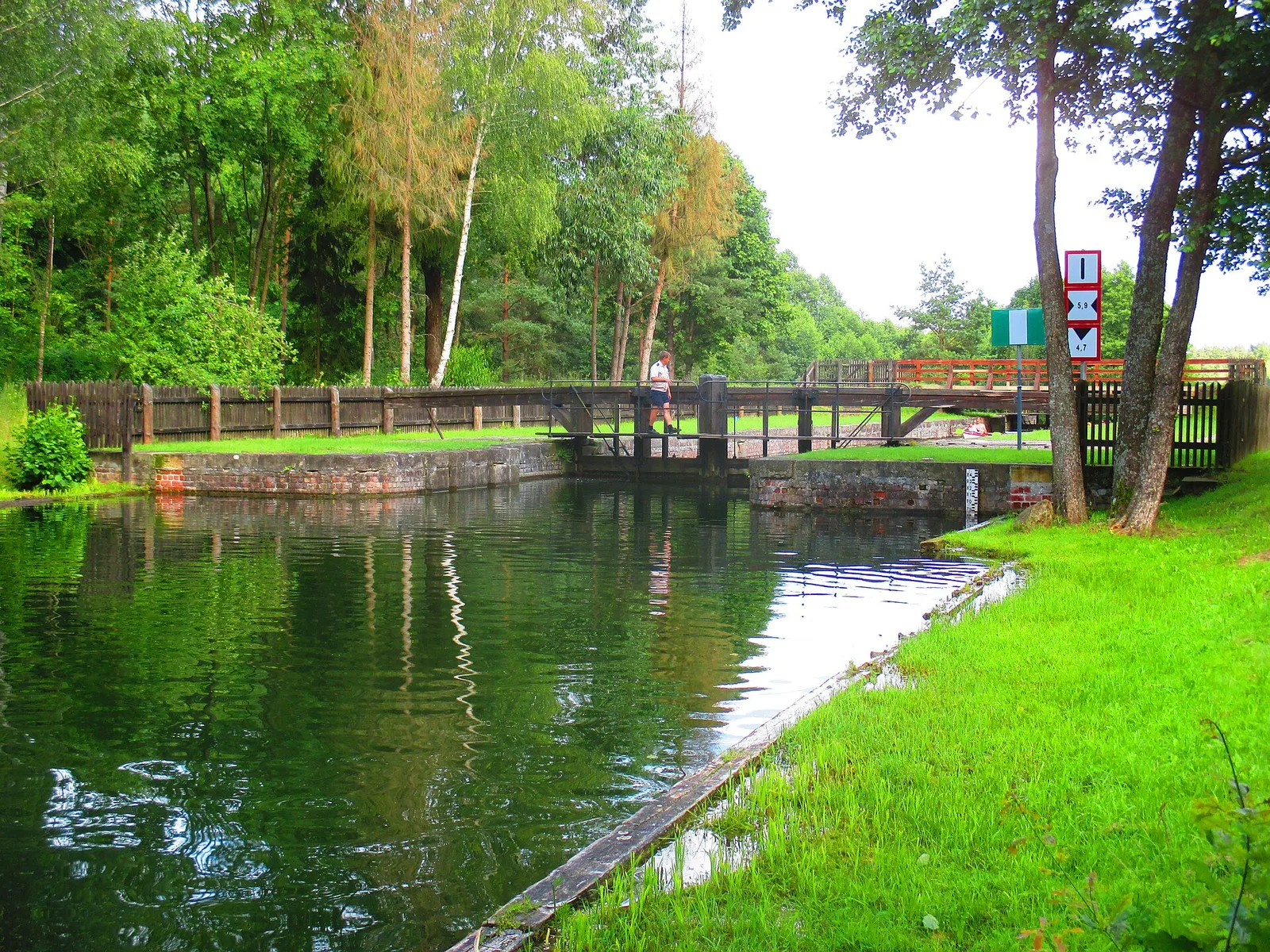 Widok na górne wrota śluzy Paniewo