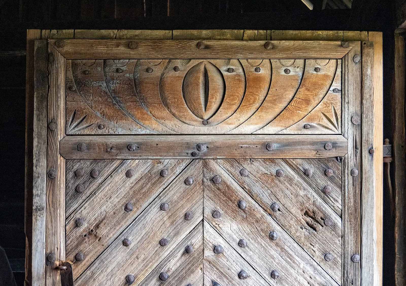Skansen Kurpiowski w Nowogrodzie - drzwi (chyba do młyna)