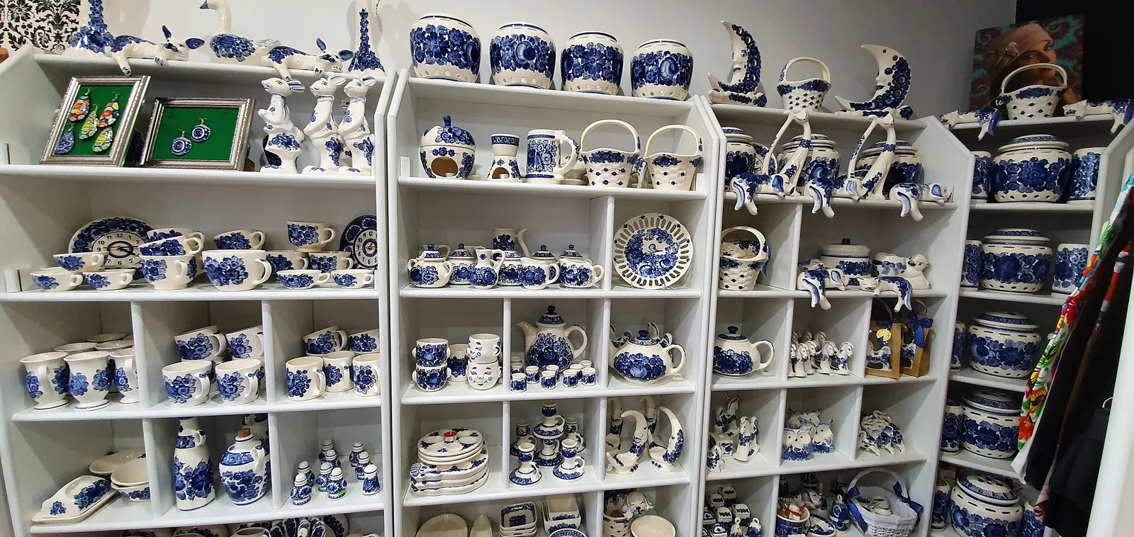 Products from Wloclawek made in faience presented in the official partner store.