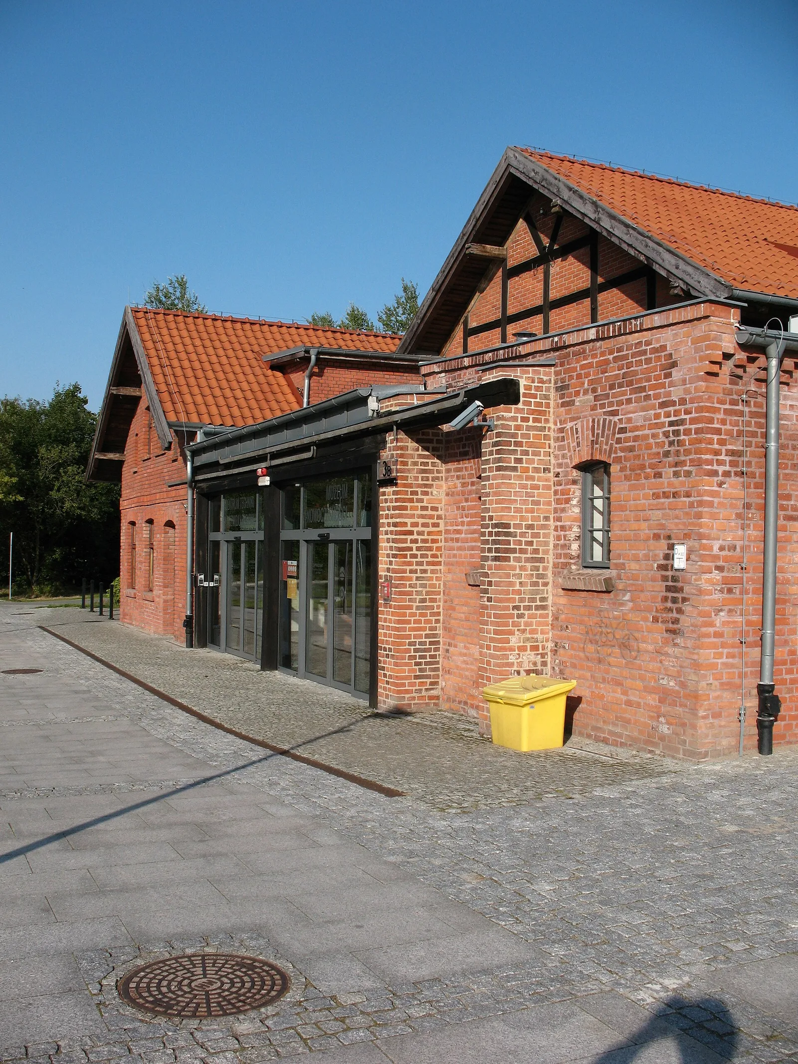 Olsztyn, Tartak z reliktami murów przybudówek