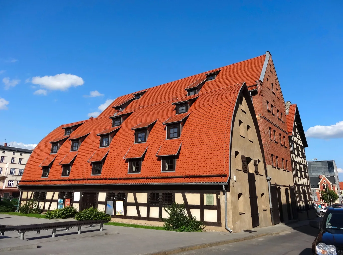 Spichrze nad Brdą w Bydgoszczy, zbud. w latach 1793-1800, od 1964 r. w gestii Muzeum Okręgowego