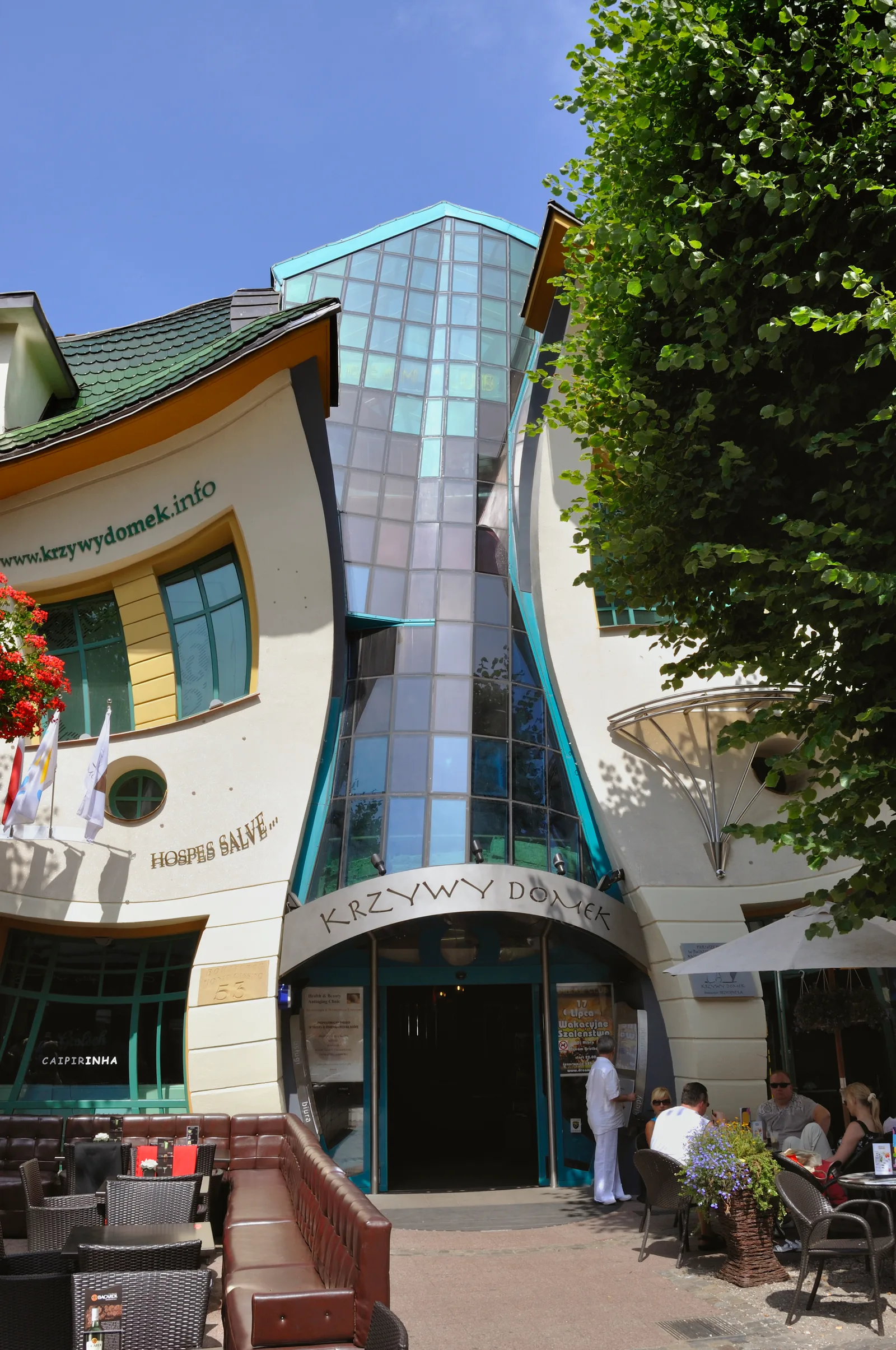 Picture taken in w:Sopot after Wikimania 2010 conference . Krzywy Domek .