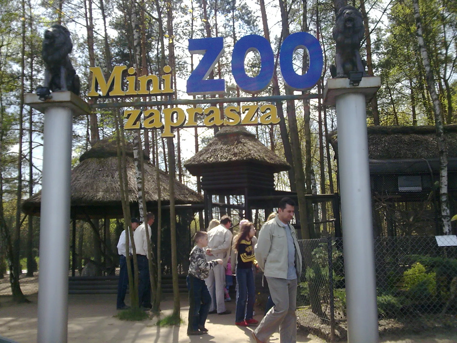 Sieroczyn - Mini Zoo przy DK 22 (przed wejściem)