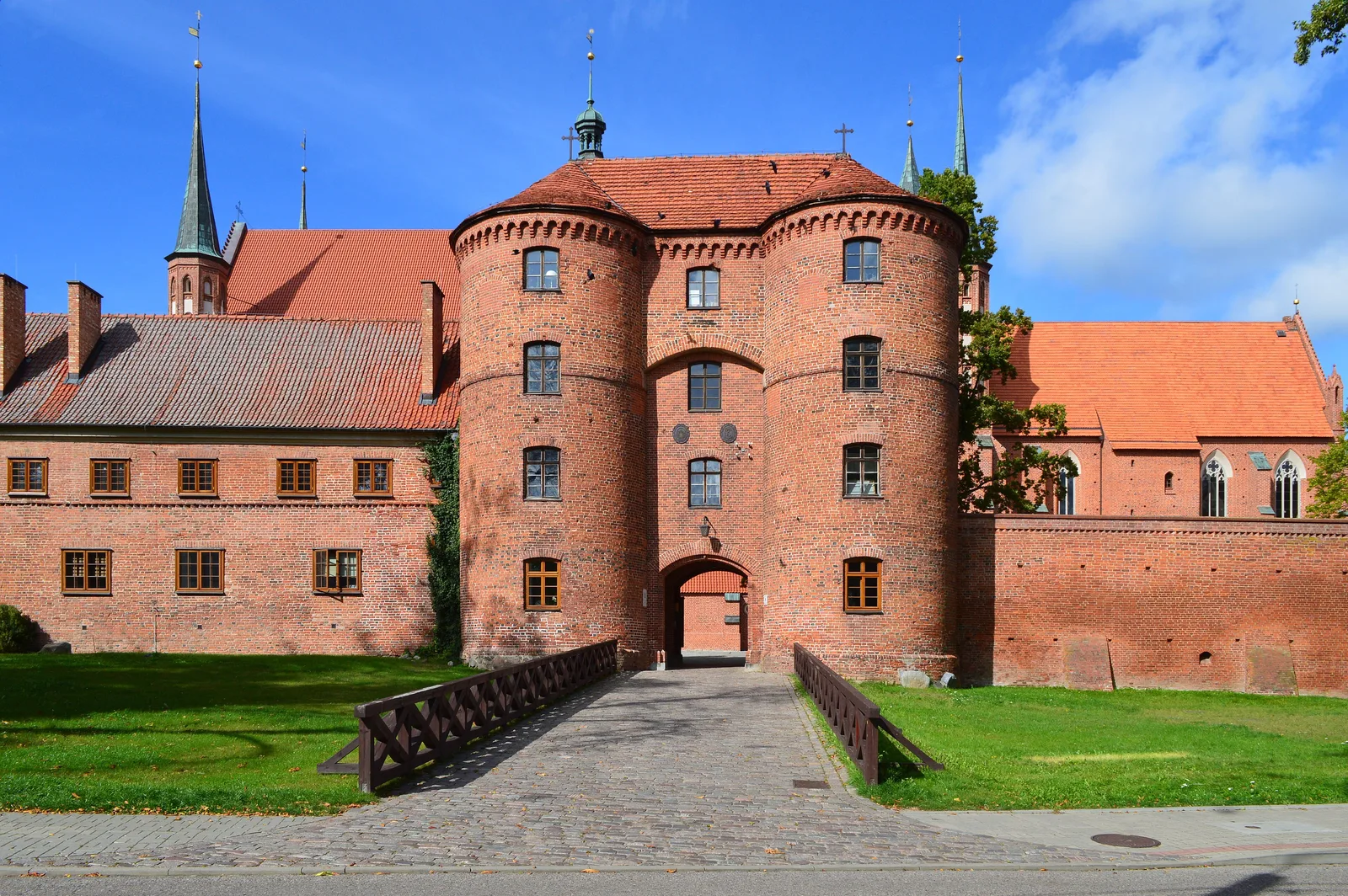 Frombork is a town in northern Poland, situated on the Vistula Lagoon in Braniewo County , within Warmian-Masurian Voivodeship . The town was first mentioned in a 13th-century docu