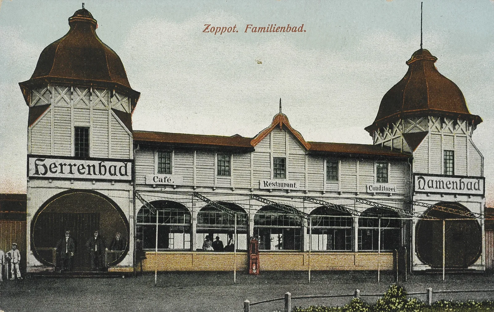 Tytuł : Zoppot : Familienbad. Adres wydawniczy : [S.l. : s.n., ante 1915] Gatunek : pocztówka Forma i typ : pocztówki Opis fizyczny : [1] karta : ilustracja ; 9x14 cm Na rew. nadr.