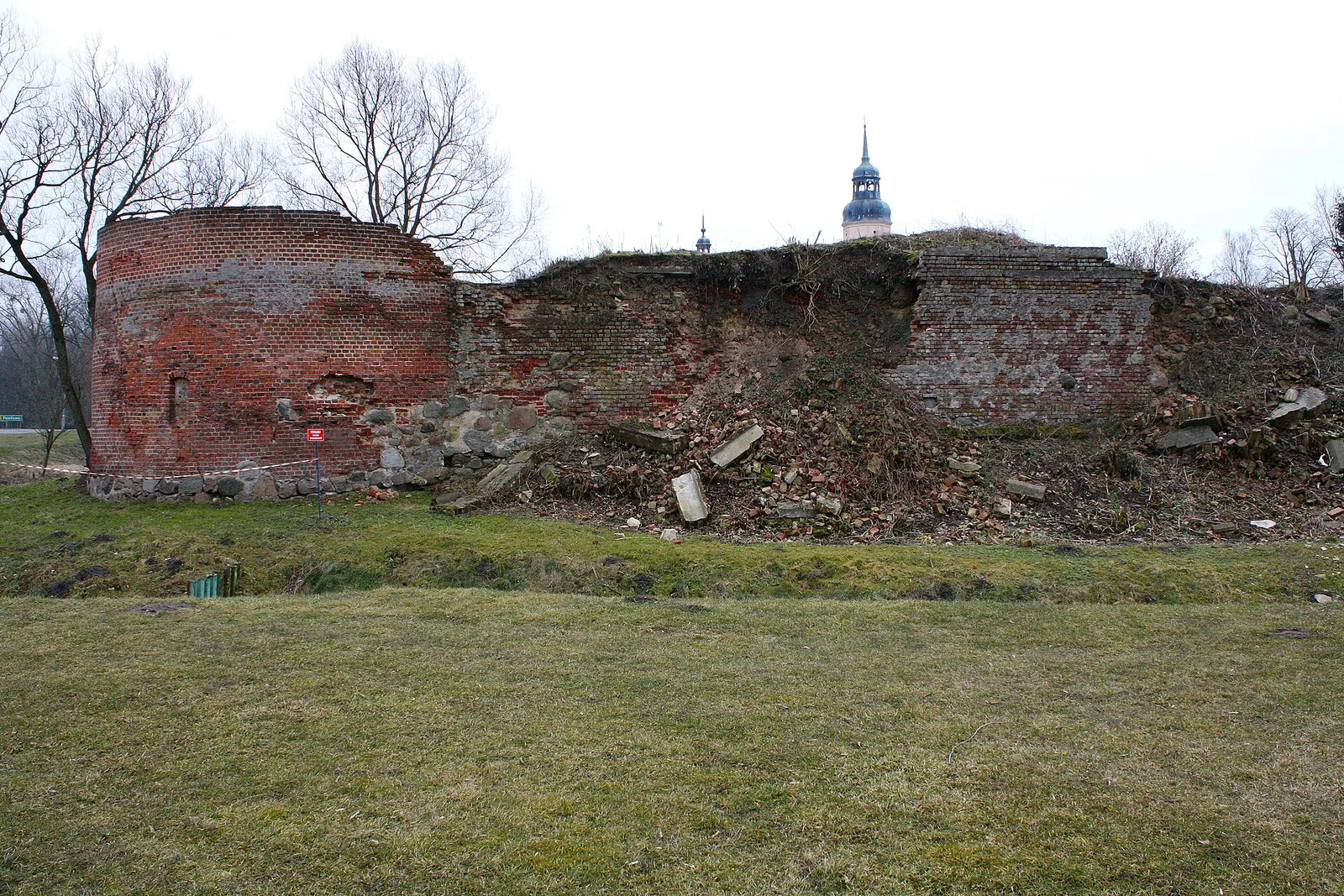 Ruins of Castles, Lubawa, Poland (2009)