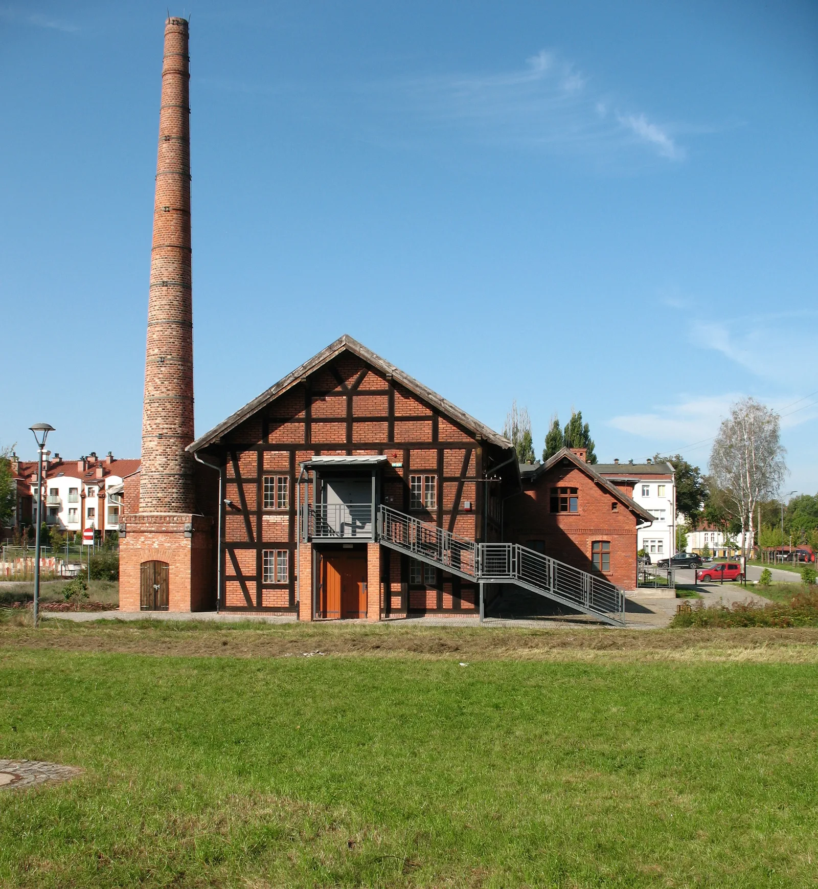 Olsztyn, Tartak z reliktami murów przybudówek