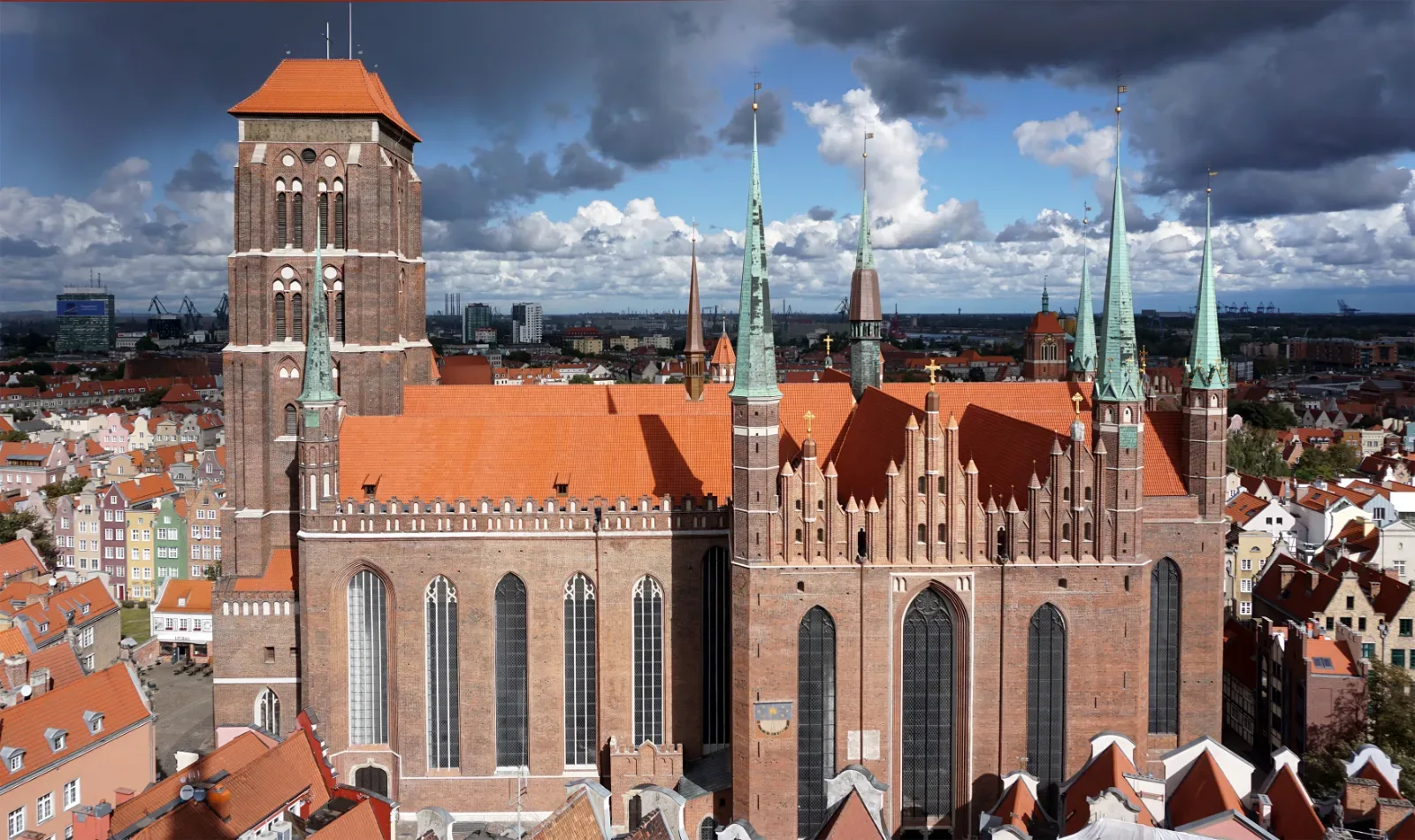 Bazylika Mariacka z zewnątrz