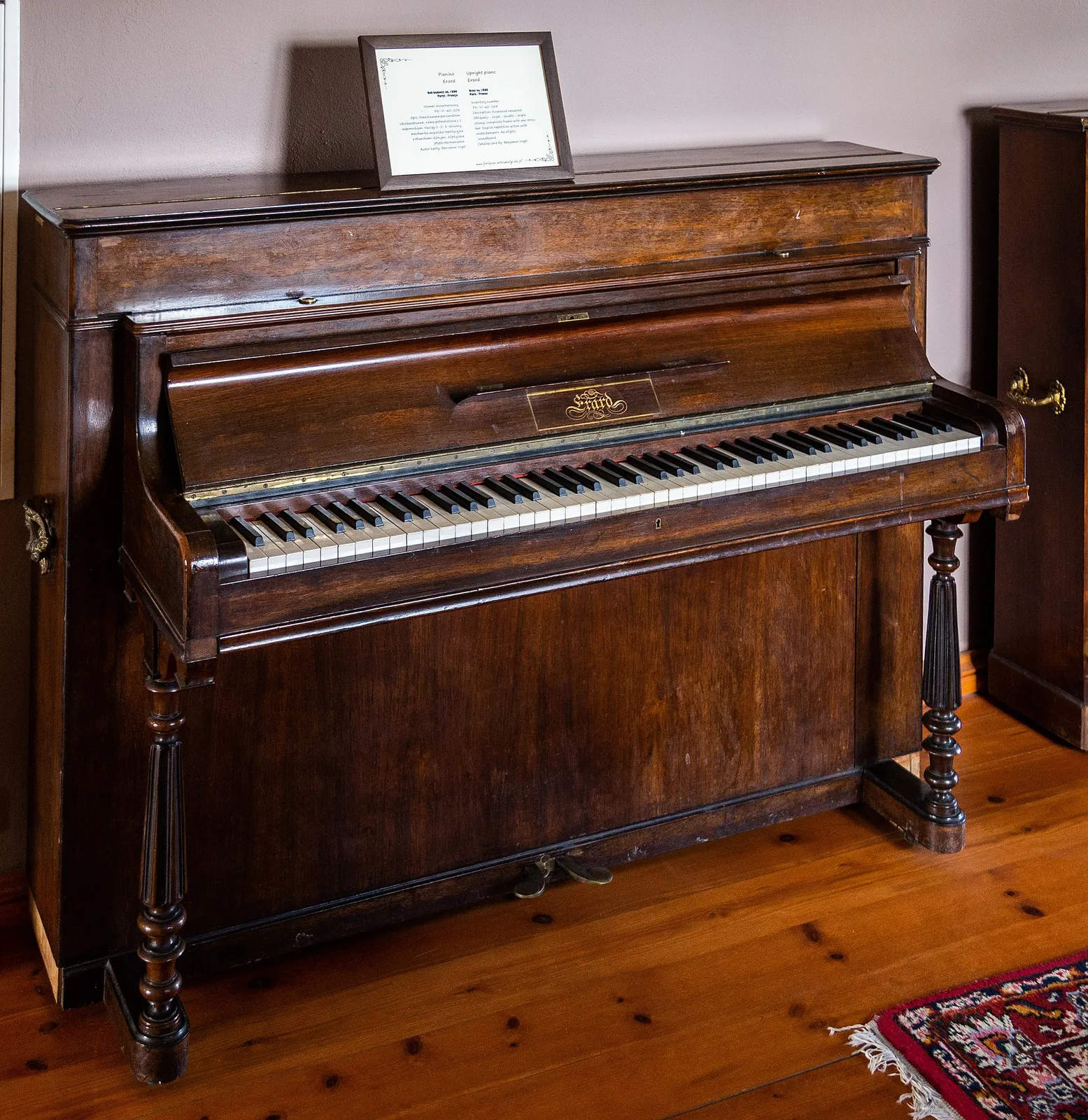 Upright piano from 1864 by Sébastien Érard, Andrzej Szwalbe Collection, Ostromecko Palace near Bydgoszcz, Inventory number: PN-VI-60-108, description: http://www.piano.instruments.